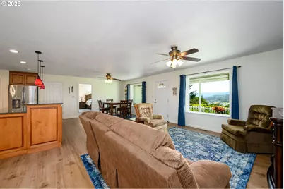 1220 NE Cambrian Ct, Roseburg, OR 97470 - Photo 5