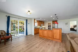 1220 NE Cambrian Ct, Roseburg, OR 97470 - Photo 9