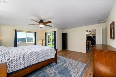 1220 NE Cambrian Ct, Roseburg, OR 97470 - Photo 19