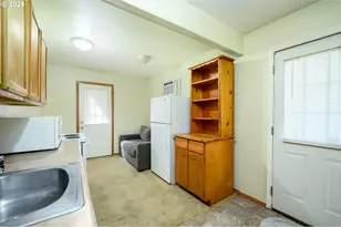 1411 NE Logan St, McMinnville, OR 97128 - Photo 29