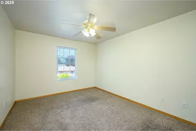 1411 NE Logan St, McMinnville, OR 97128 - Photo 17