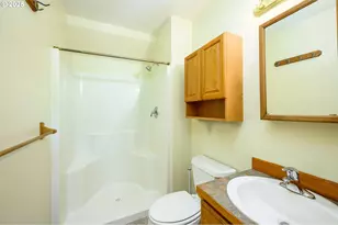 1411 NE Logan St, McMinnville, OR 97128 - Photo 31