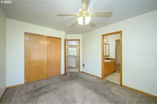 1411 NE Logan St, McMinnville, OR 97128 - Photo 15