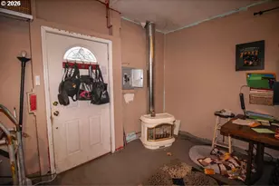 872 E Bridge St, Vernonia, OR 97064 - Photo 25