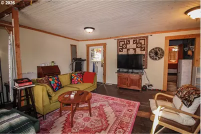 872 E Bridge St, Vernonia, OR 97064 - Photo 5
