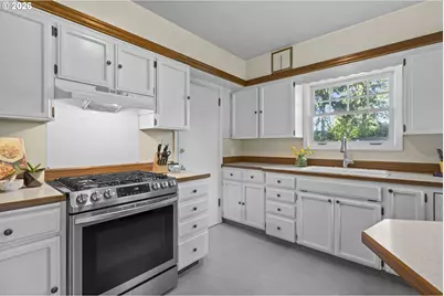 4315 NE 96th Ave, Portland, OR 97220 - Photo 9