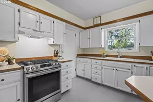 4315 NE 96th Ave, Portland, OR 97220 - Photo 9