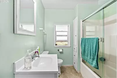 910 S 10th St, Cottage Grove, OR 97424 - Photo 11