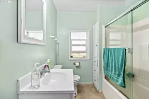 910 S 10th St, Cottage Grove, OR 97424 - Photo 11