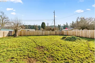 910 S 10th St, Cottage Grove, OR 97424 - Photo 17