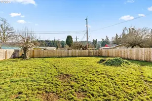 910 S 10th St, Cottage Grove, OR 97424 - Photo 17