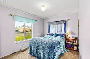 910 S 10th St, Cottage Grove, OR 97424 - Photo 7