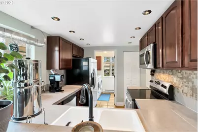 11746 SW Boones Bend Dr, Beaverton, OR 97008 - Photo 5