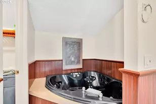 11746 SW Boones Bend Dr, Beaverton, OR 97008 - Photo 25