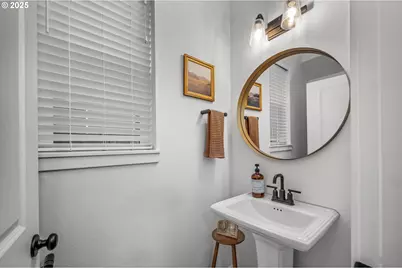 2427 S Linden St, Cornelius, OR 97113 - Photo 17
