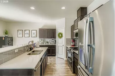 900 Bear Creek Dr, Molalla, OR 97038 - Photo 13