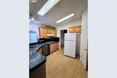 180 Twin Oaks Loop, Winston, OR 97496 - Photo 5