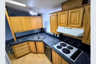 180 Twin Oaks Loop, Winston, OR 97496 - Photo 7