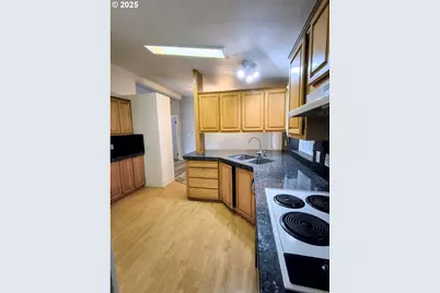 180 Twin Oaks Loop, Winston, OR 97496 - Photo 7
