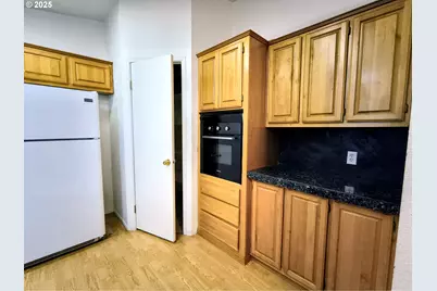 180 Twin Oaks Loop, Winston, OR 97496 - Photo 9