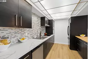 2211 SW 1st Ave, Portland, OR 97201 - Photo 17