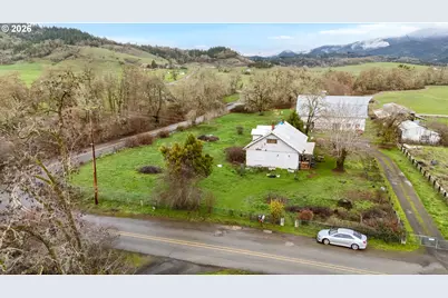 383 Brumbach Rd, Roseburg, OR 97470 - Photo 3