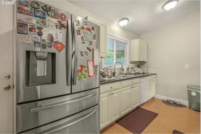 10090 SW Beaverton Hillsdale Hwy #13, Beaverton, OR 97005 - Photo 11