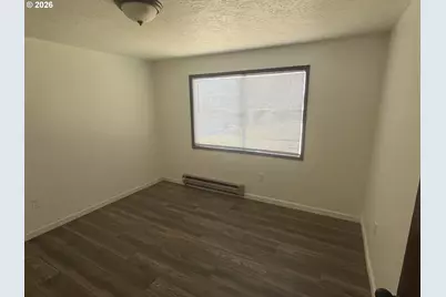 210 Birch St, Junction City, OR 97448 - Photo 9