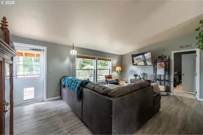 91382 Grinnell Ln, Coos Bay, OR 97420 - Photo 9