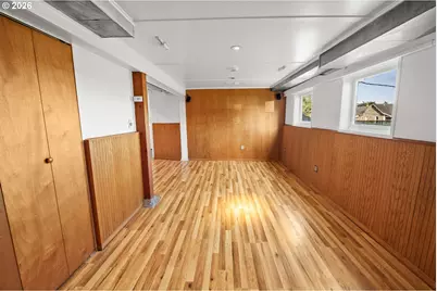 708 33rd St, Astoria, OR 97103 - Photo 35