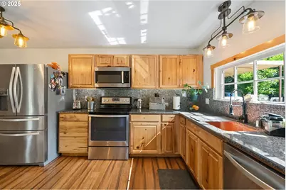 99996/99972 Lone Pine Ln, Myrtle Point, OR 97458 - Photo 17