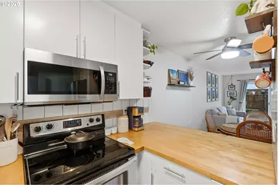 28740 SW Parkway Ave #D2, Wilsonville, OR 97070 - Photo 9