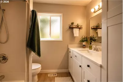 16011 NE Rose Pkwy, Portland, OR 97230 - Photo 17