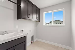 8568 SE Orion Ln, Hillsboro, OR 97123 - Photo 17