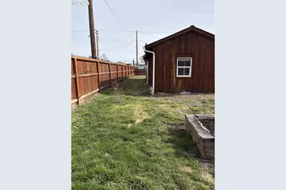 1235 NW Harwood St, Prineville, OR 97754 - Photo 3