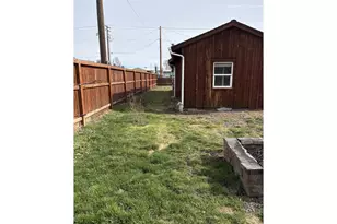 1235 NW Harwood St, Prineville, OR 97754 - Photo 3