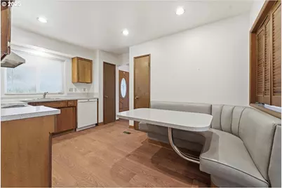 6760 SW 199th Ct, Beaverton, OR 97078 - Photo 11