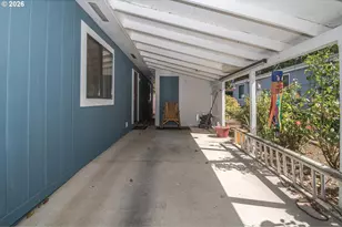 17460 NE Glisan St, Portland, OR 97230 - Photo 3