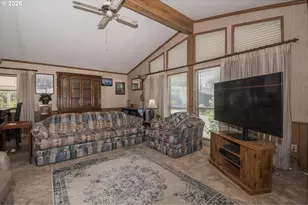 17460 NE Glisan St, Portland, OR 97230 - Photo 9