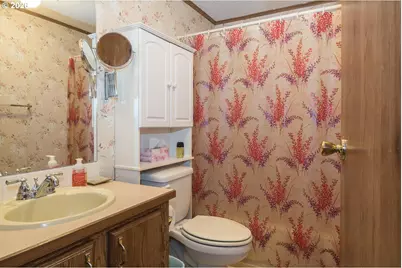 17460 NE Glisan St #11, Portland, OR 97230 - Photo 17