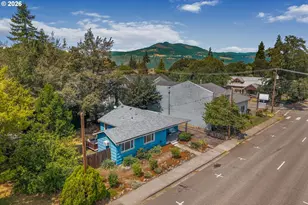1108 13th St, Hood River, OR 97031 - Photo 3