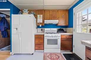 404 Chinook Ave, Astoria, OR 97103 - Photo 13