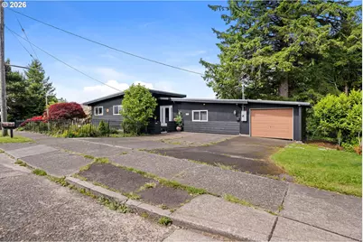 404 Chinook Ave, Astoria, OR 97103 - Photo 1