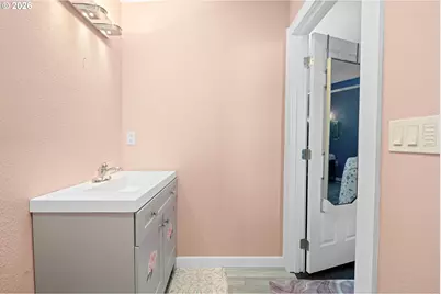 404 Chinook Ave, Astoria, OR 97103 - Photo 21