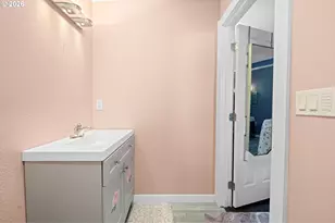 404 Chinook Ave, Astoria, OR 97103 - Photo 21