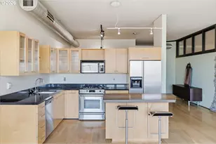 420 NW 11th Ave, Portland, OR 97209 - Photo 17