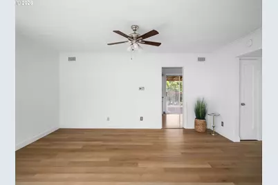 108 Maple Blvd, Wood Village, OR 97060 - Photo 7