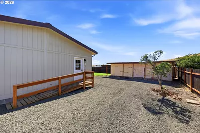 111 NW Vanderpool St, Dufur, OR 97021 - Photo 25
