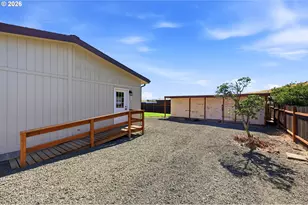 111 NW Vanderpool St, Dufur, OR 97021 - Photo 25
