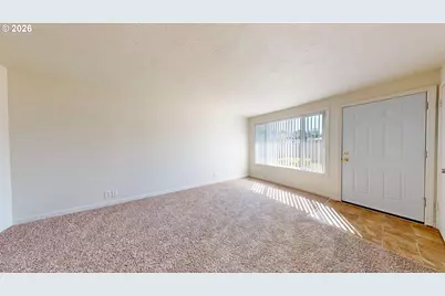 16656 SE Moon Ave, Milwaukie, OR 97267 - Photo 5